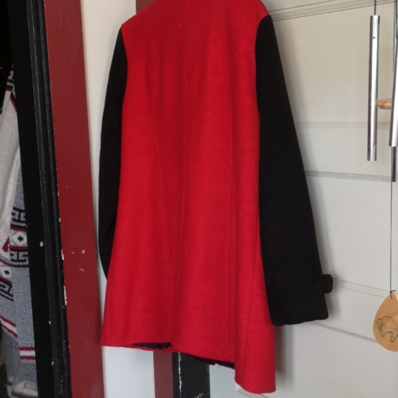 Coat - Picture 2 of 4